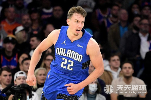 四连败背后 四连败背后